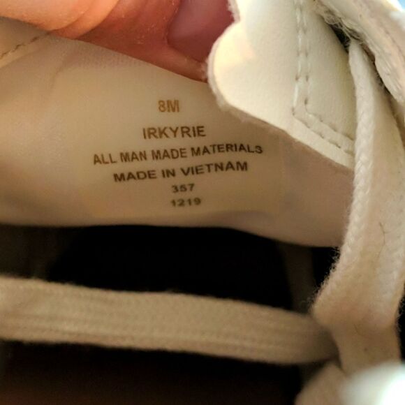 Indigo Rd Irkyrie White Leather Scalloped Casual Sneakers 8M - EUC - Picture 10 of 11